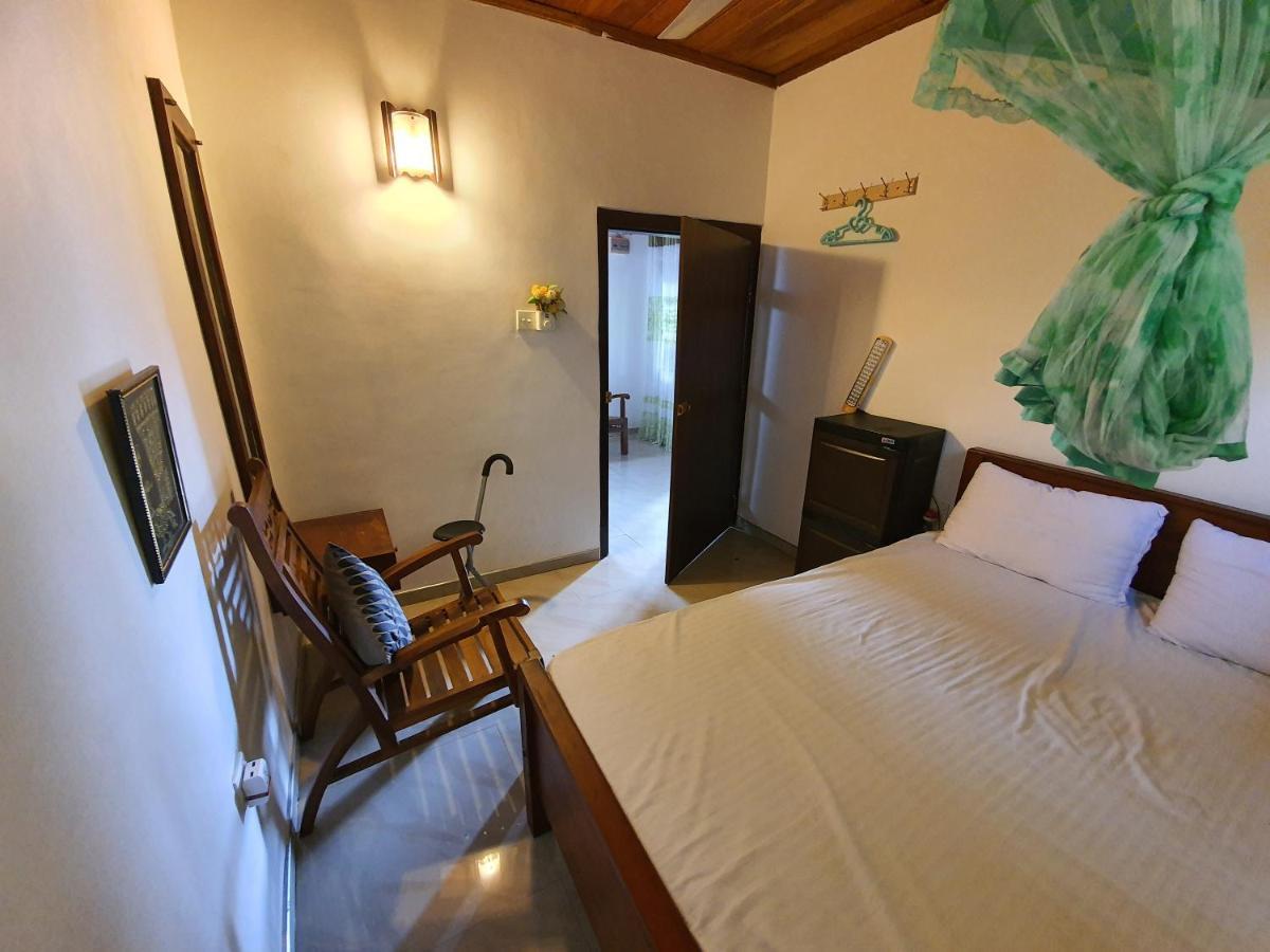 Appartement Sana Guest à Weligama Extérieur photo
